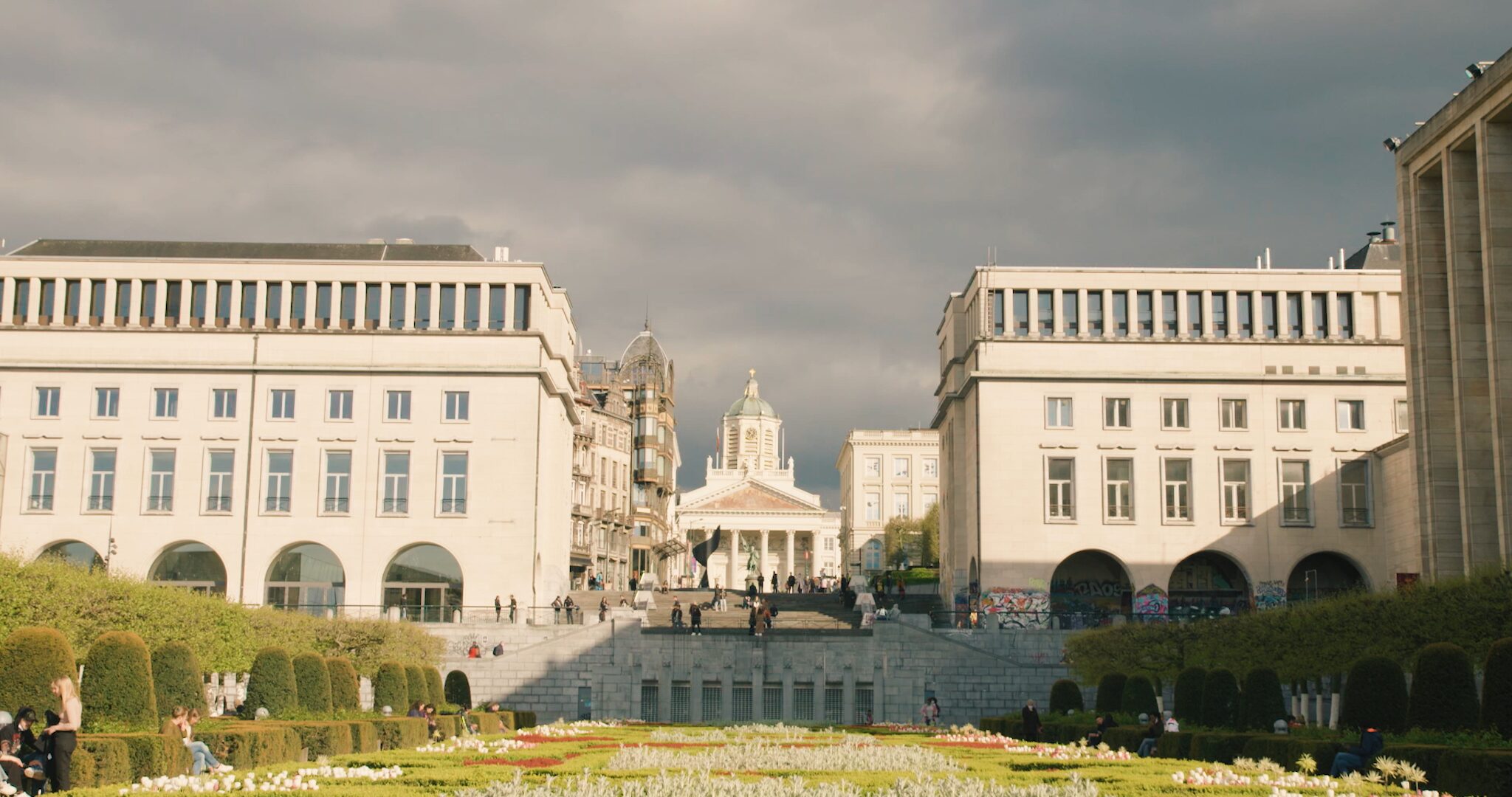 VV26_V5_def210611_422.00_08_30_06.Still135