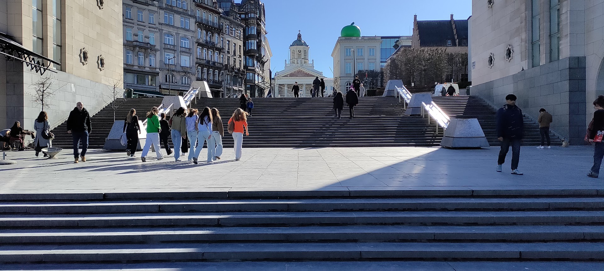 Mont des arts upper stairs